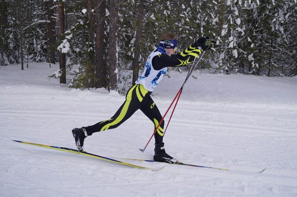 Лыжники классический ход. Классический стиль лыжи. Комбинированный стиль лыжи. Отталкивание на лыжах. Классический лыжный ход фото.