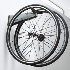 Крепежная система Tacx для подвешивания колес на стену