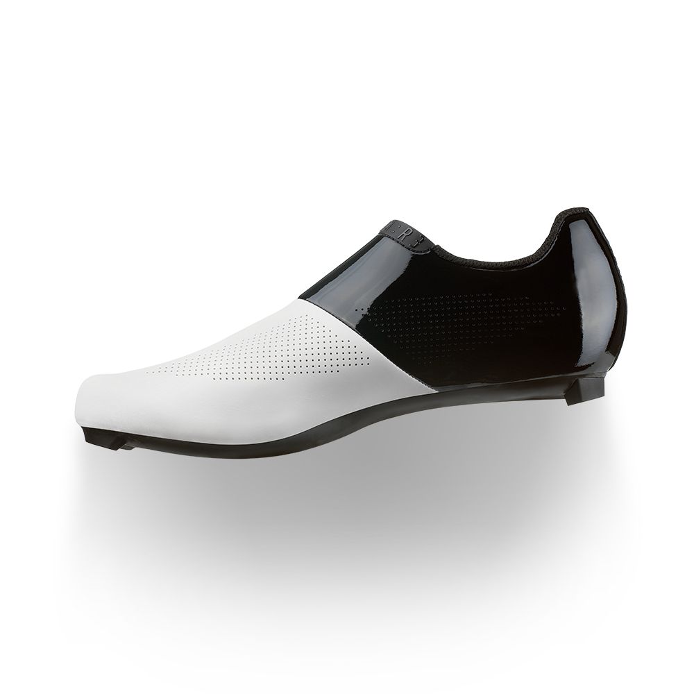 Велотуфли Fizik VENTO R3 ARIA (44,5, Белый/черный)