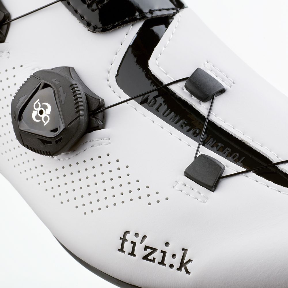 Велотуфли Fizik VENTO R3 ARIA (44,5, Белый/черный)